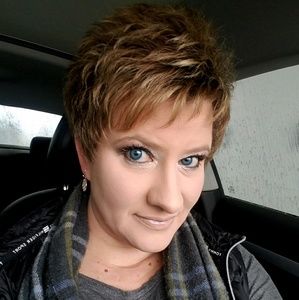 Meet your Posher, Tina